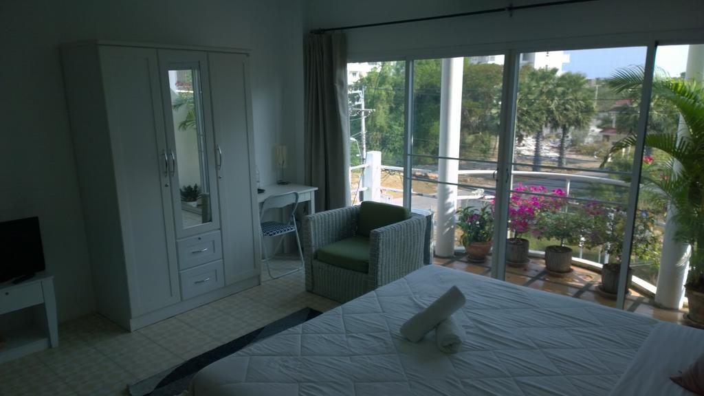 Corner Cafe Bed & Breakfast Hua Hin Esterno foto