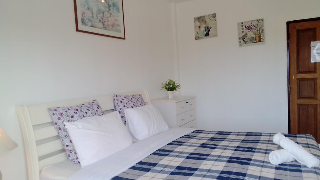 Corner Cafe Bed & Breakfast Hua Hin Esterno foto