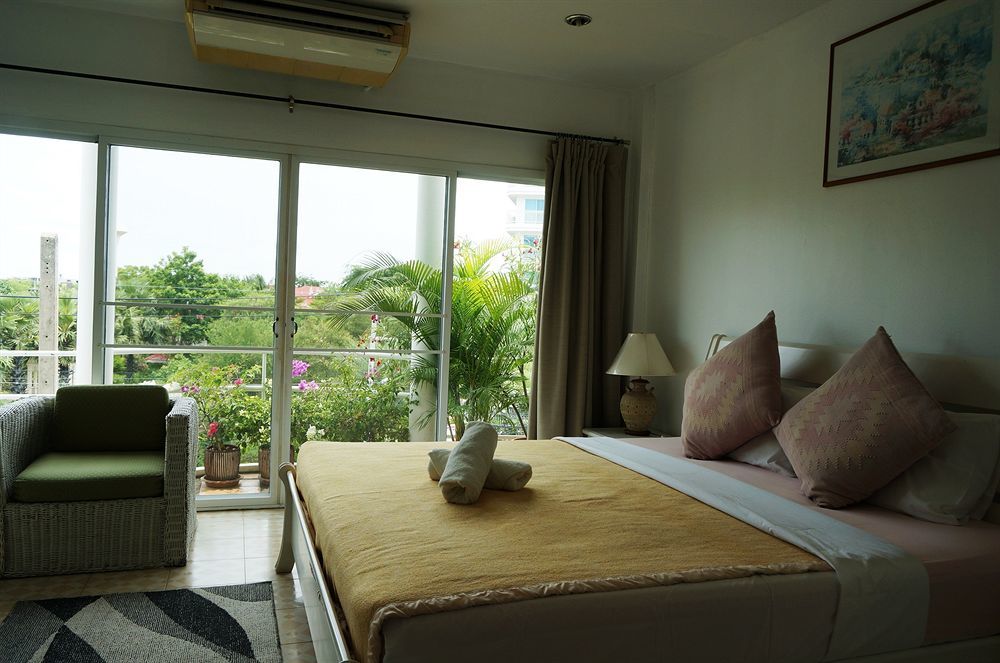 Corner Cafe Bed & Breakfast Hua Hin Esterno foto
