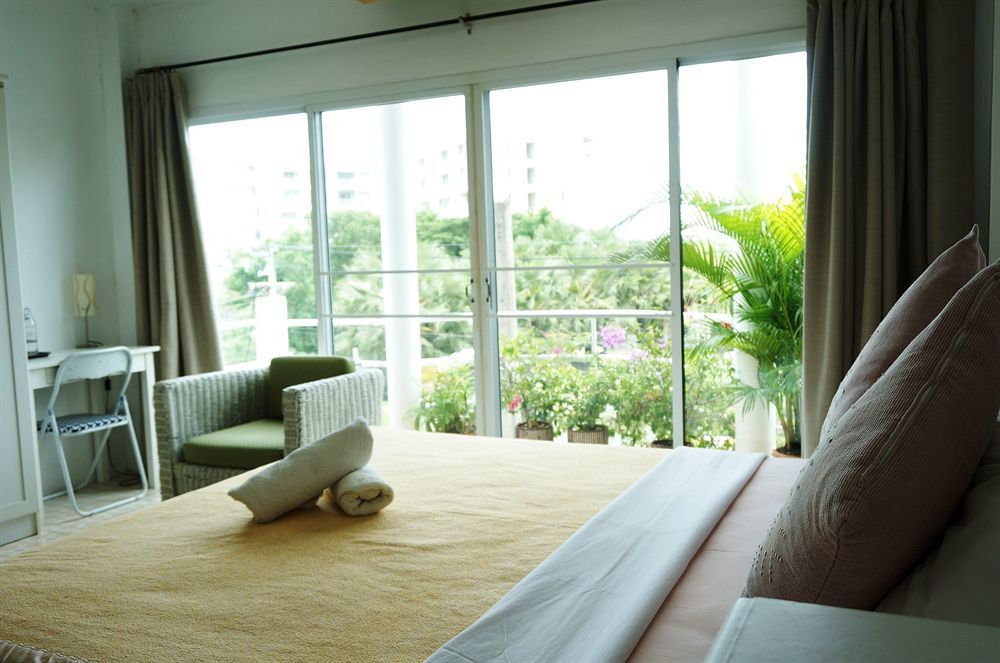Corner Cafe Bed & Breakfast Hua Hin Esterno foto