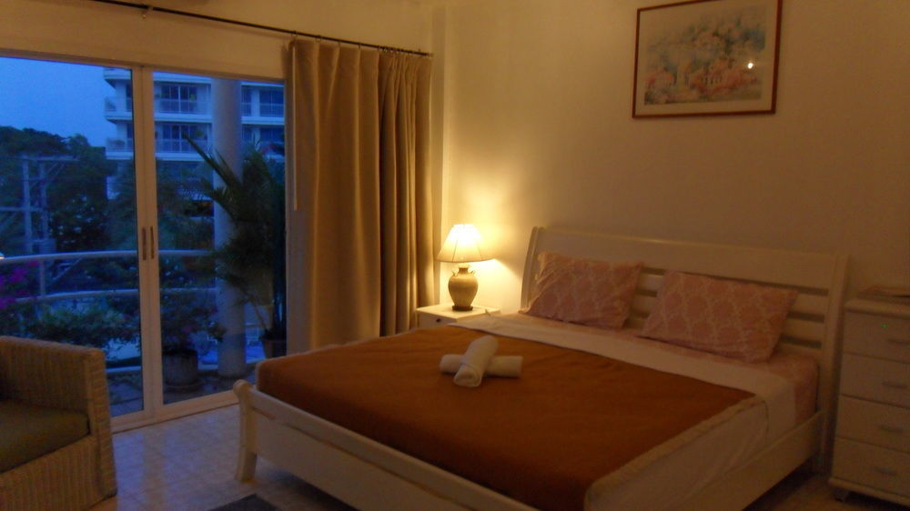 Corner Cafe Bed & Breakfast Hua Hin Esterno foto