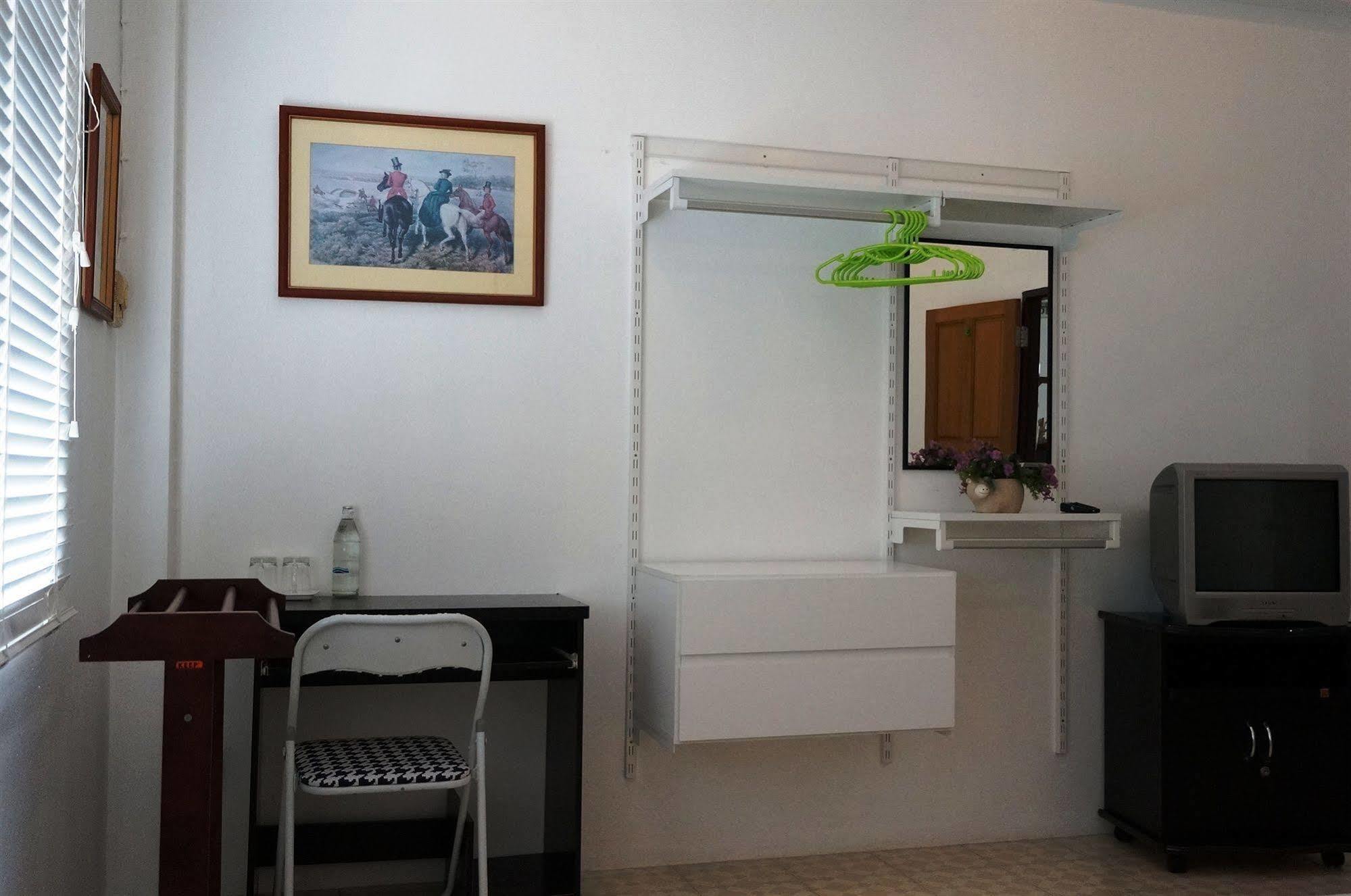 Corner Cafe Bed & Breakfast Hua Hin Esterno foto