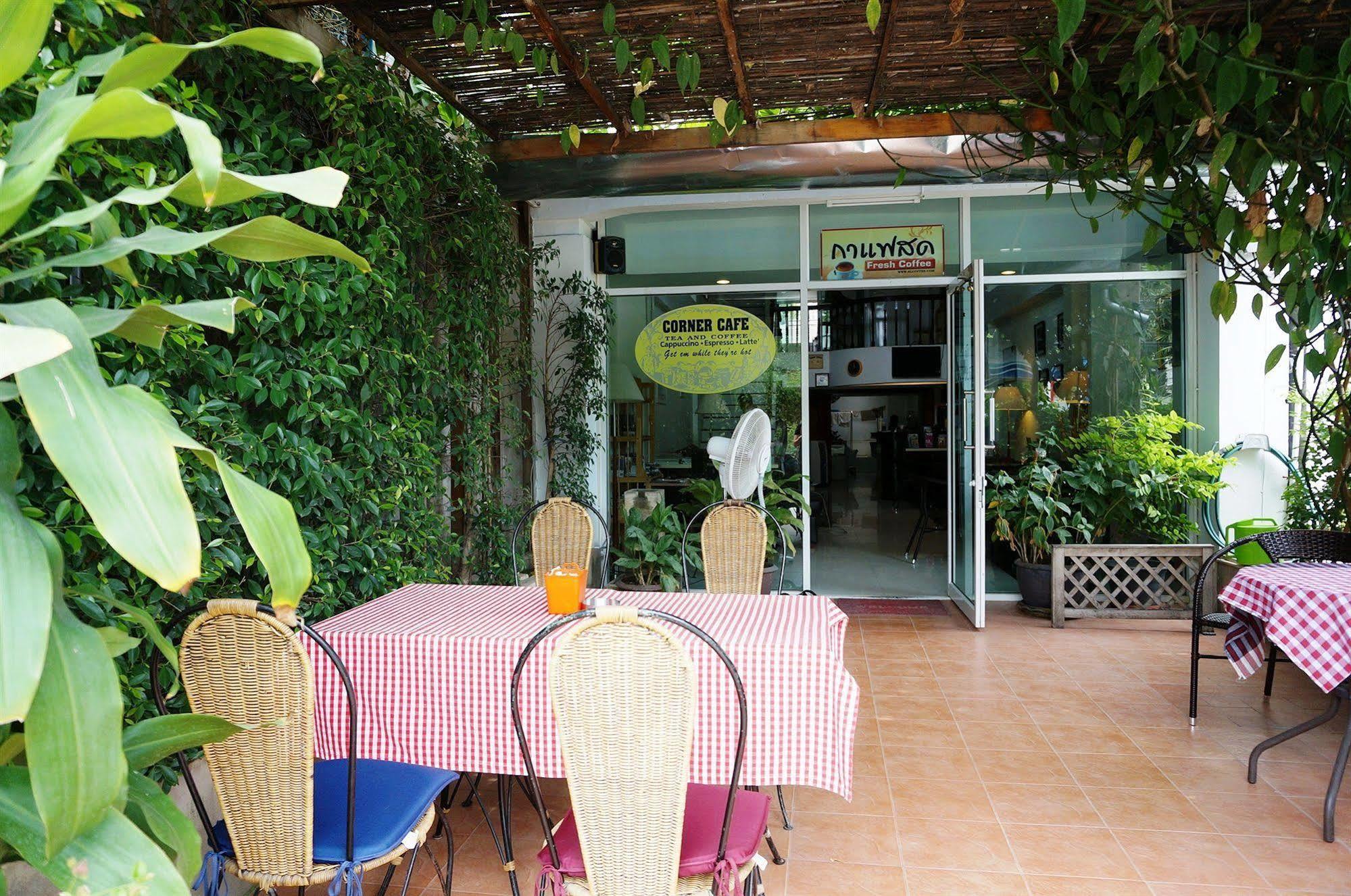 Corner Cafe Bed & Breakfast Hua Hin Esterno foto